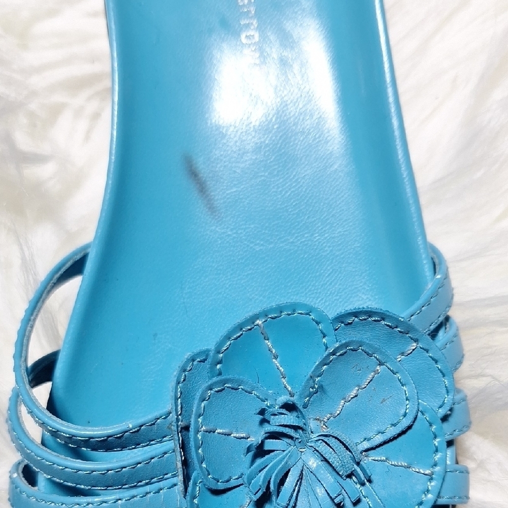 Croft & Barrow Vibrant Blue Floral Sandals - Picture 4 of 9